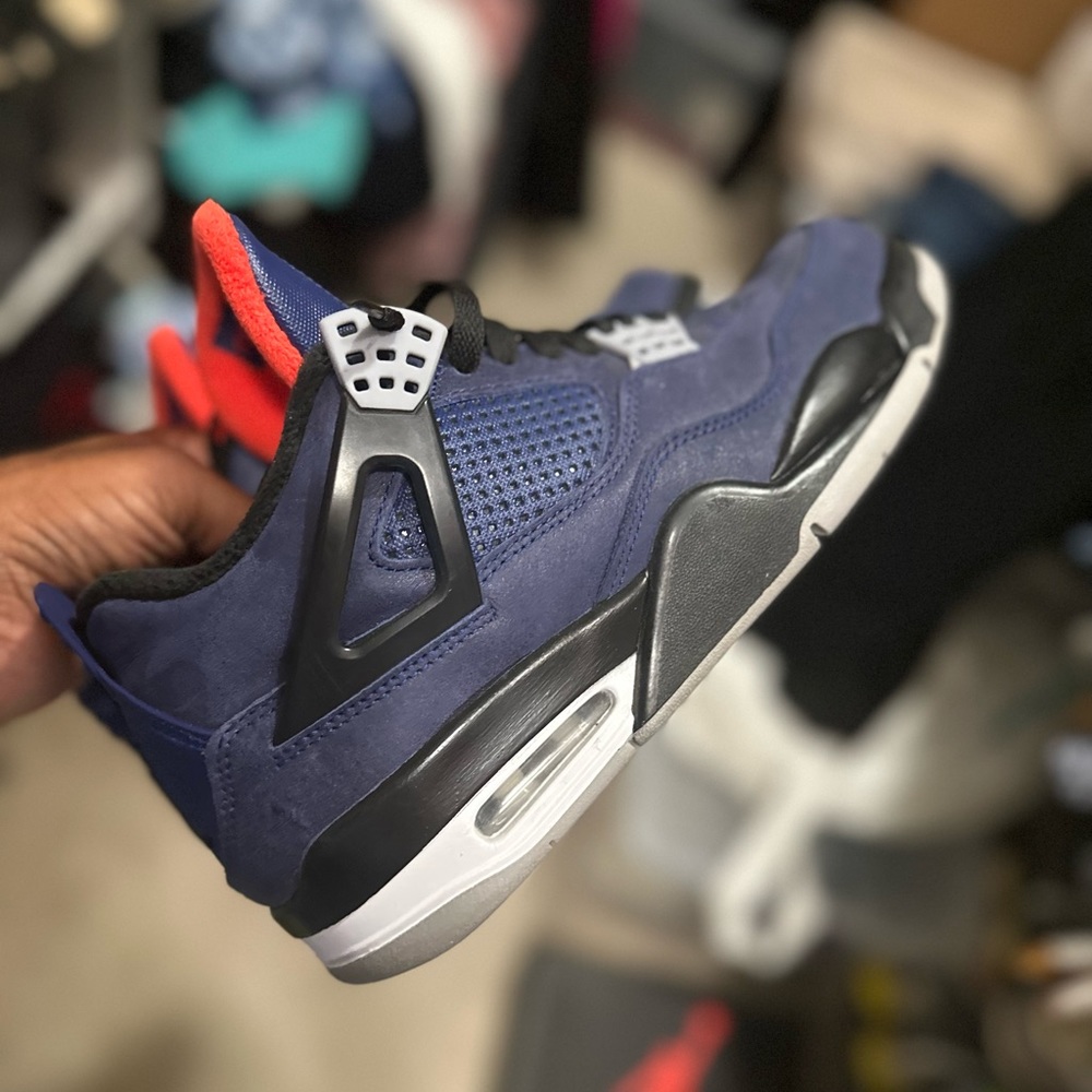 Air Jordan 4 Retro Winterized. Loyal Blue